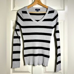 ✨Beechers Book New York women’s black & gray striped rib knit sweater